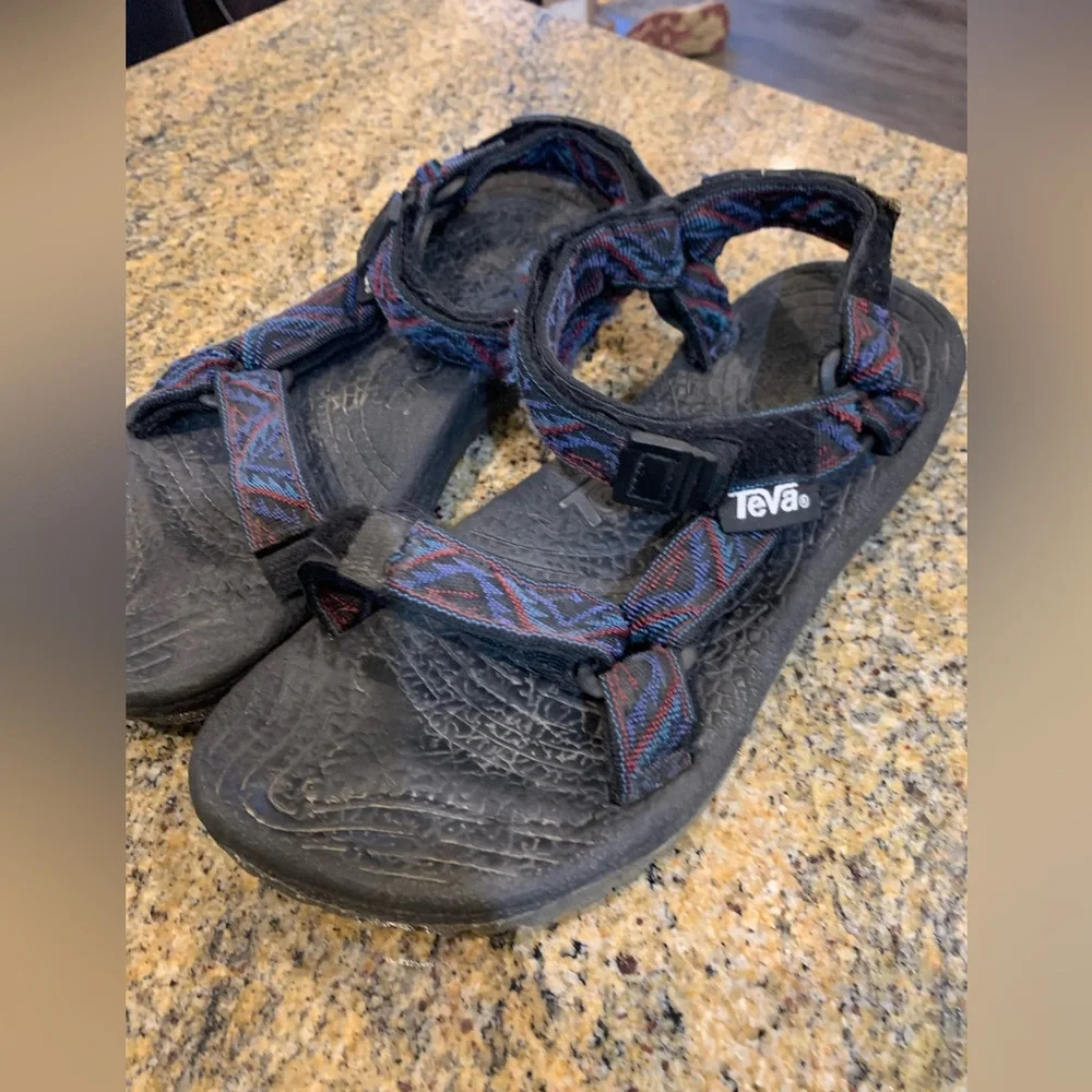 Teva women’s Sandals women’s size 8 - Picture 3 of 9